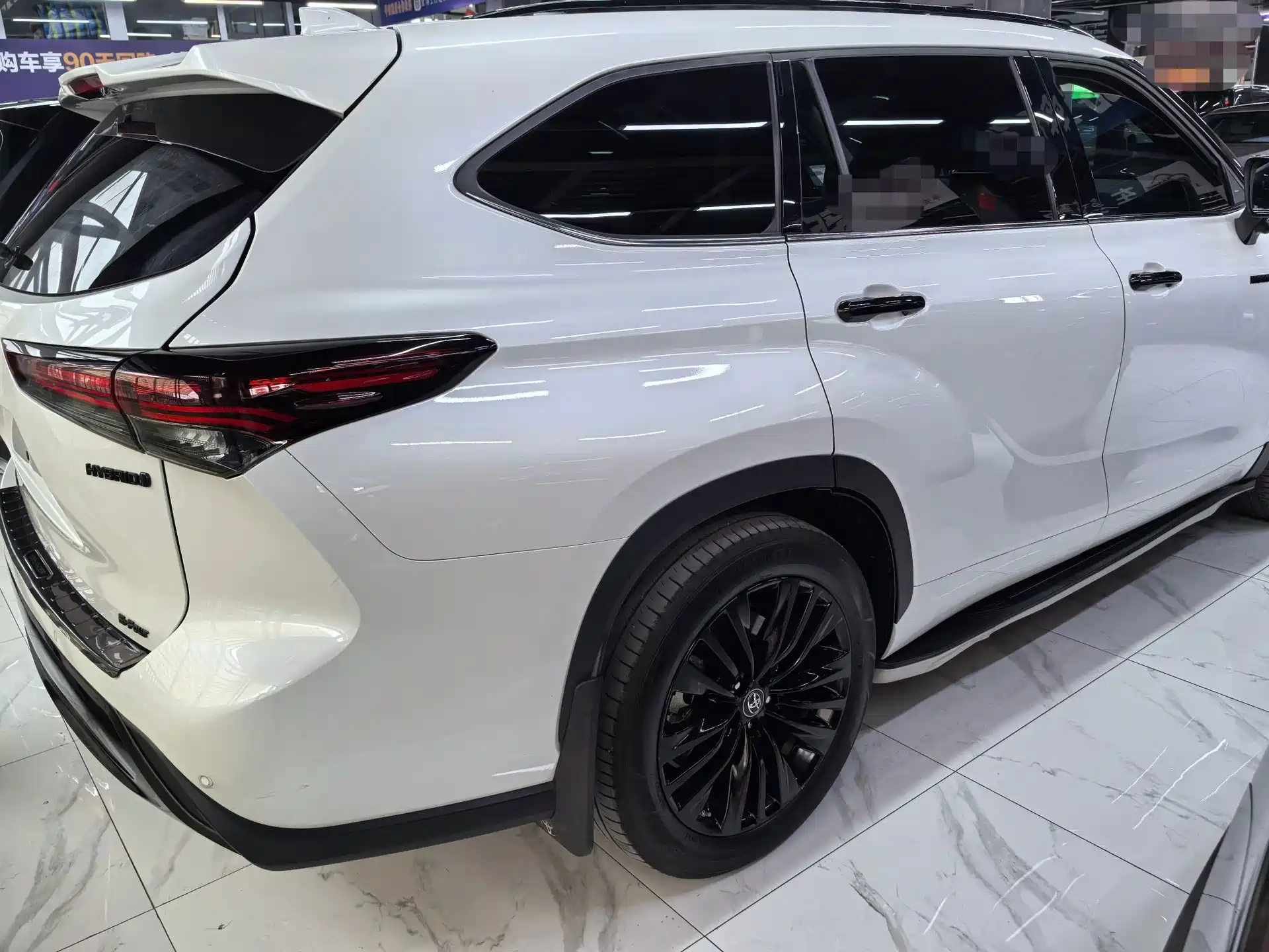 Photo 5 - Toyota Highlander