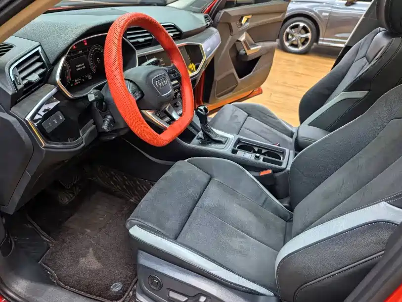Photo 4 - Audi Q3