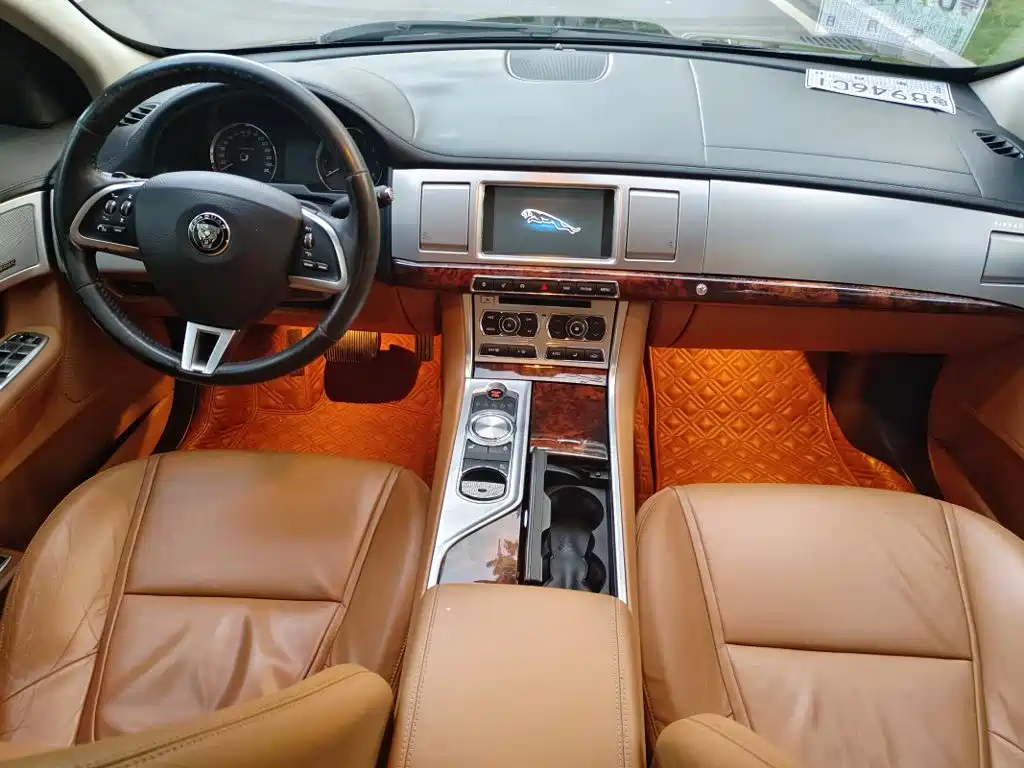 Jaguar XF 2015 2015 XF 2.0T Luxury Edition
