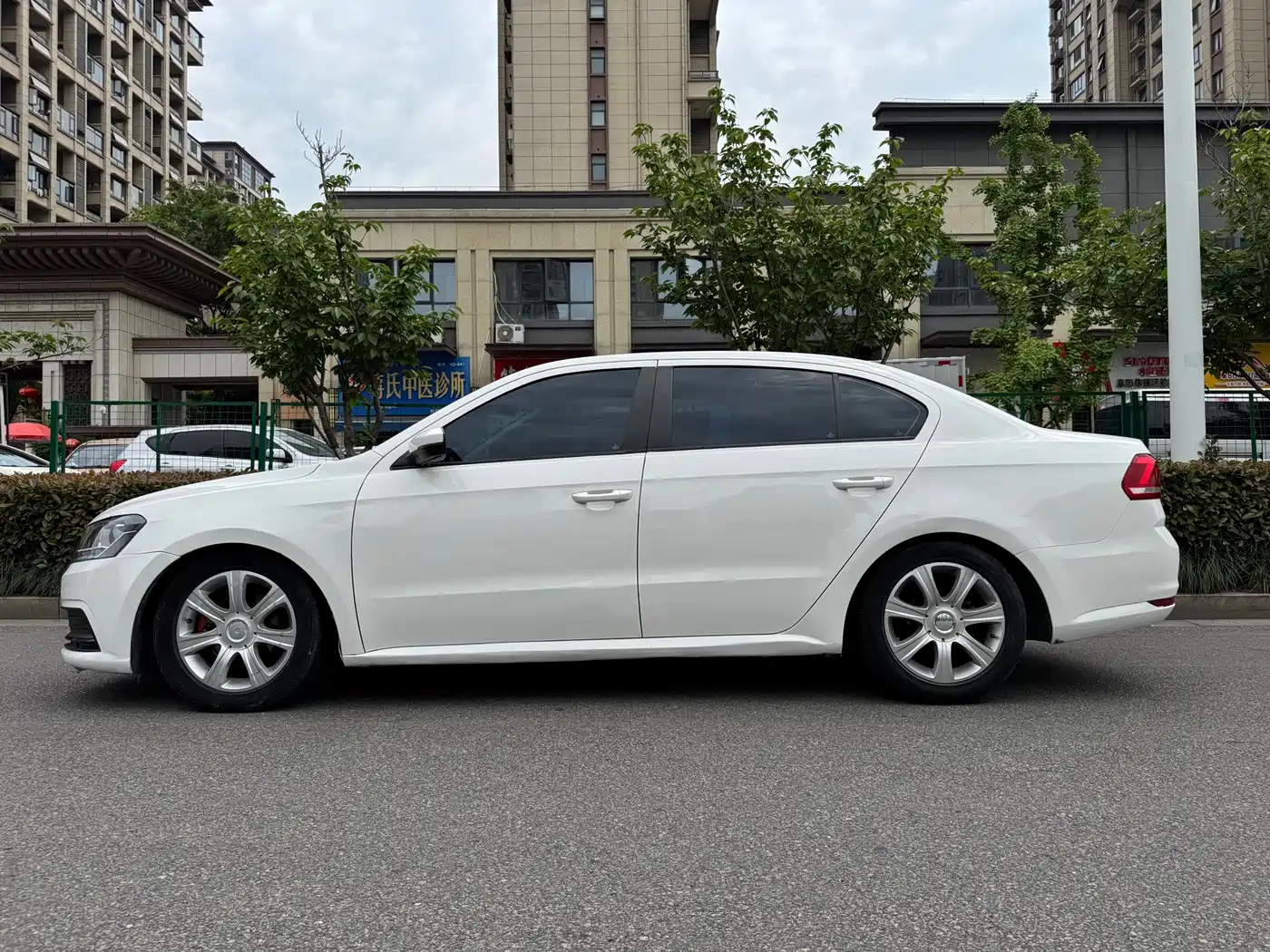 Volkswagen Lavida 2017 1.6L Automatic Trend Edition фото 9