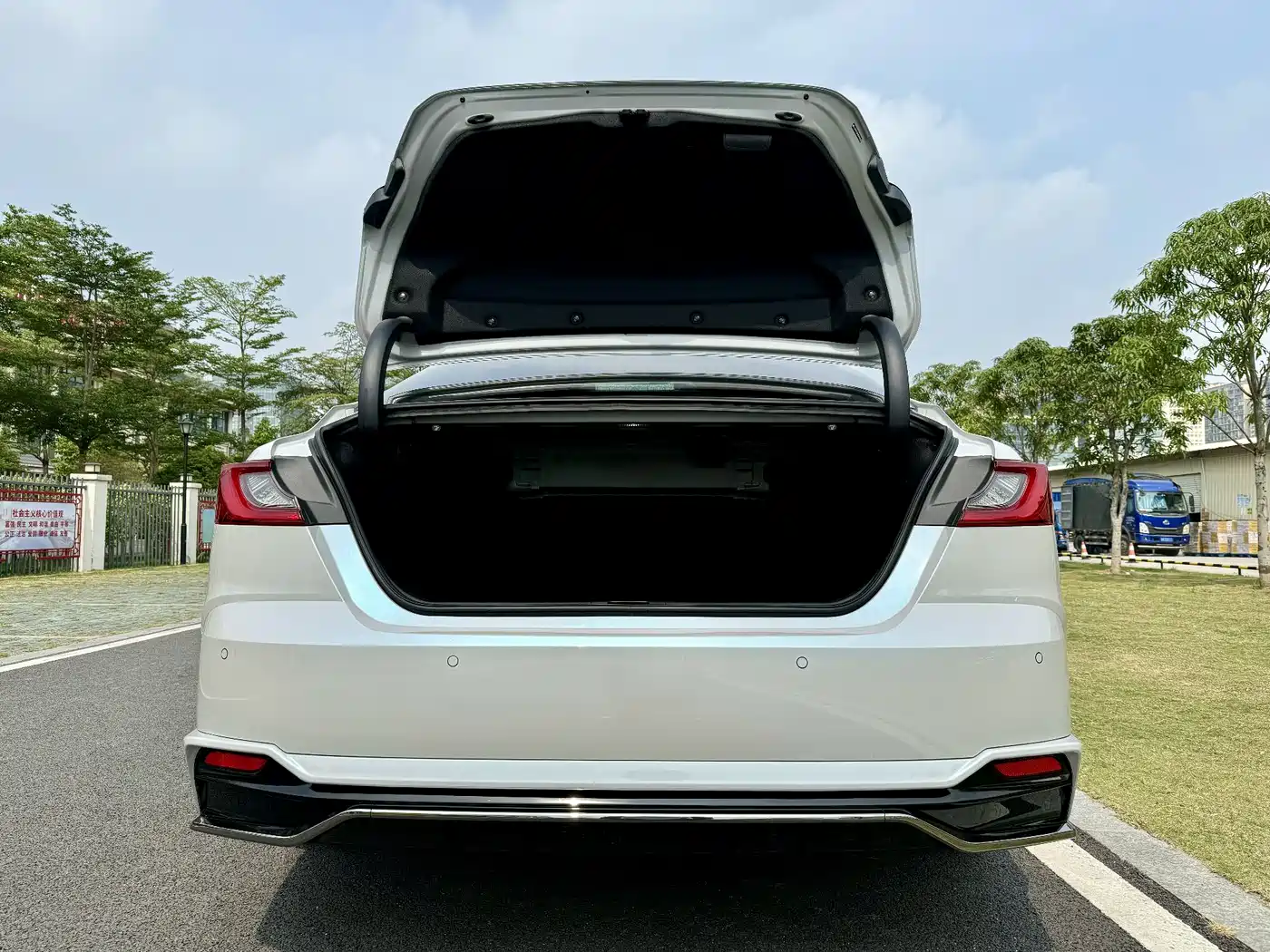 Toyota Camry 2024 Model Dual Hybrid 2.0HXS Sport Plus Edition фото 10