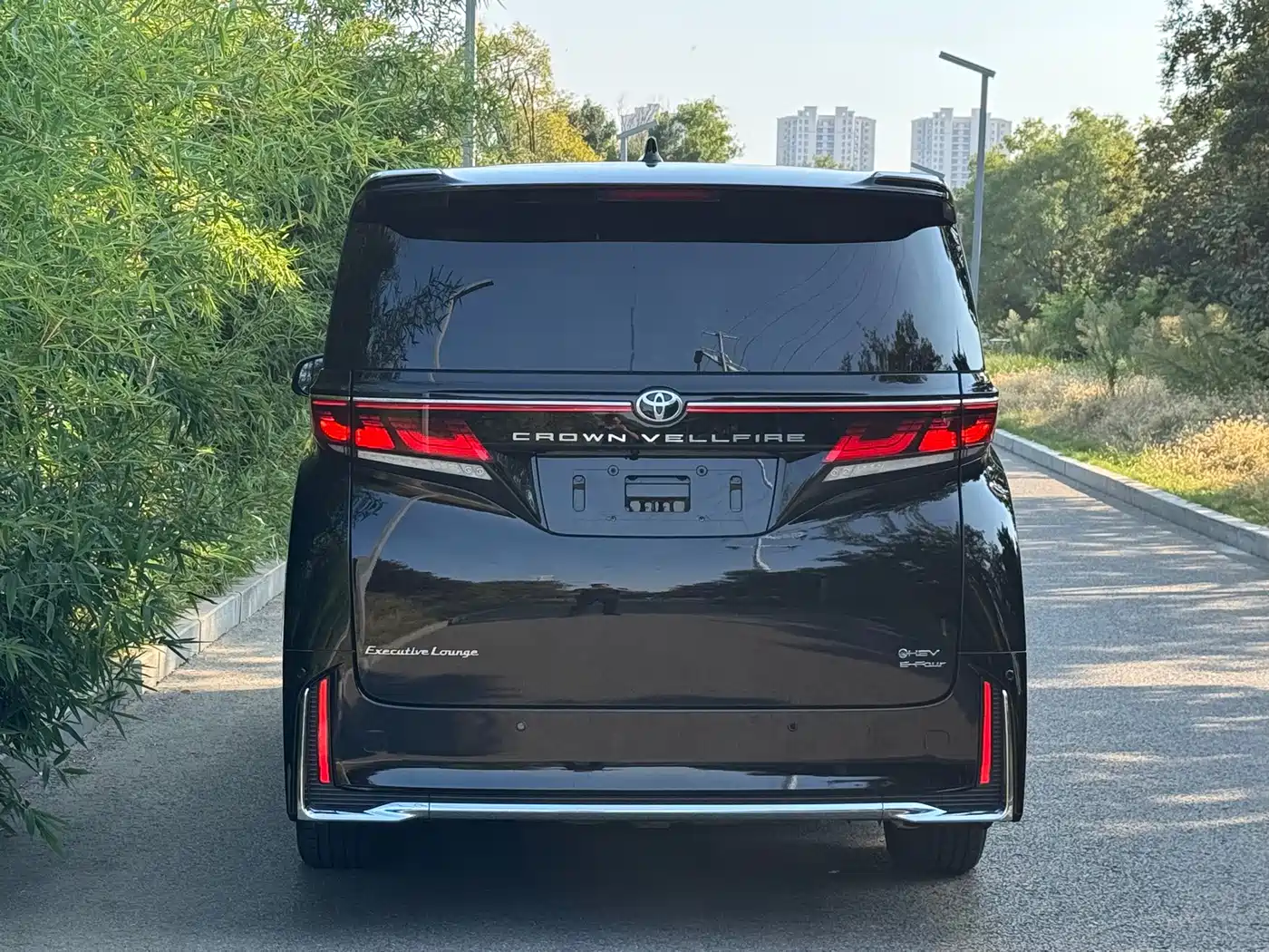 Toyota Vellfire 2026 2024 Crown Hybrid 2.5L Premium Edition
