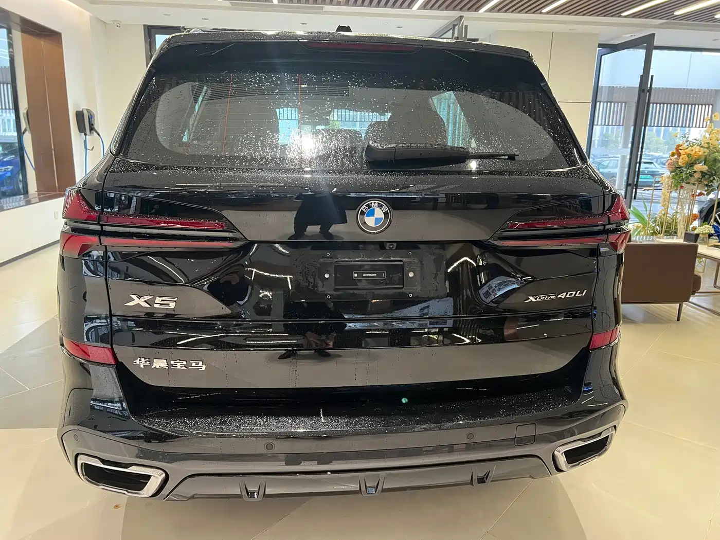BMW X5 2025 Model xDrive 40Li M Sport Blackout Package фото 3