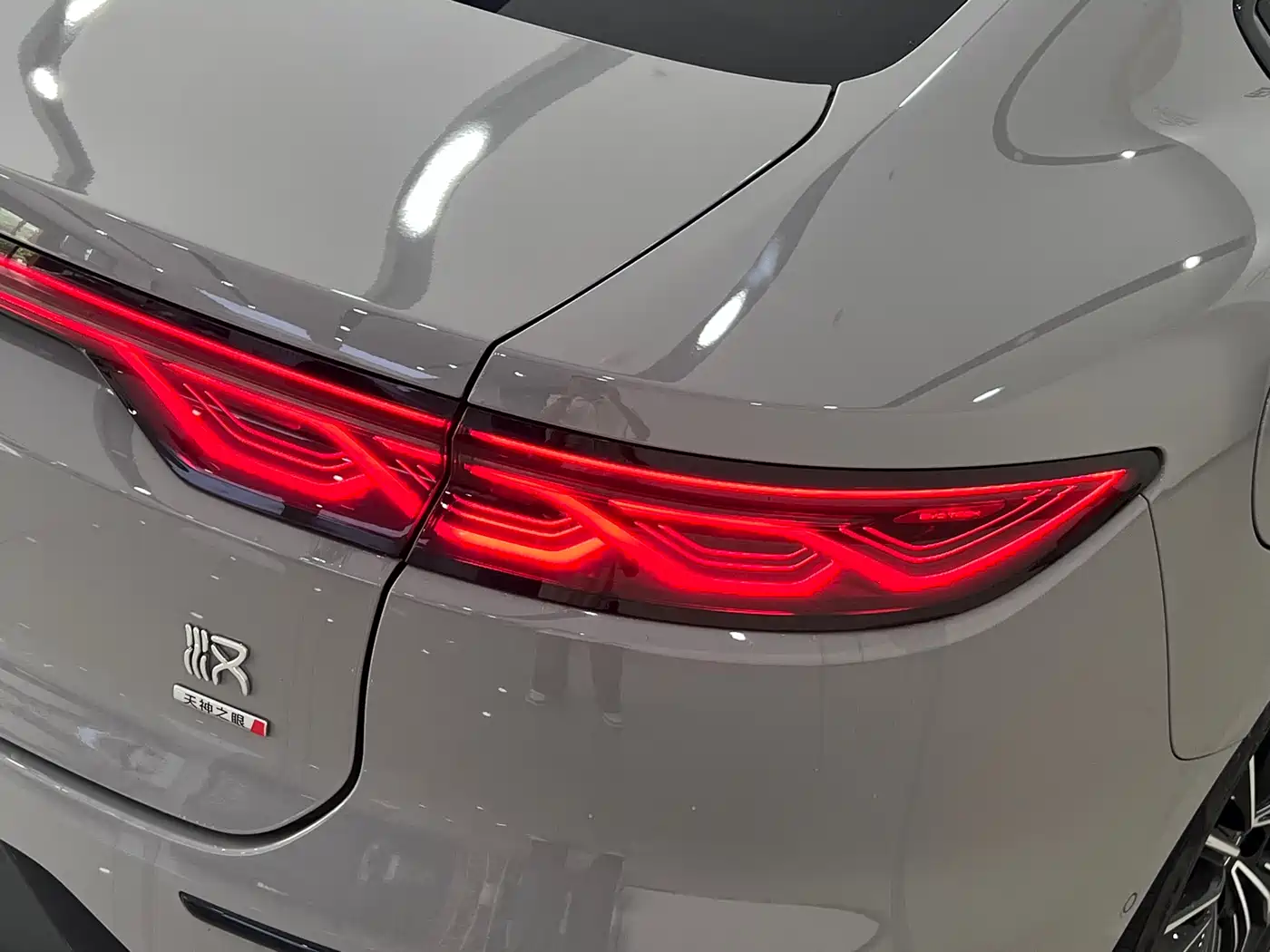 BYD Han 2025 DM-i Smart Driving Edition 125KM LiDAR Flagship фото 6