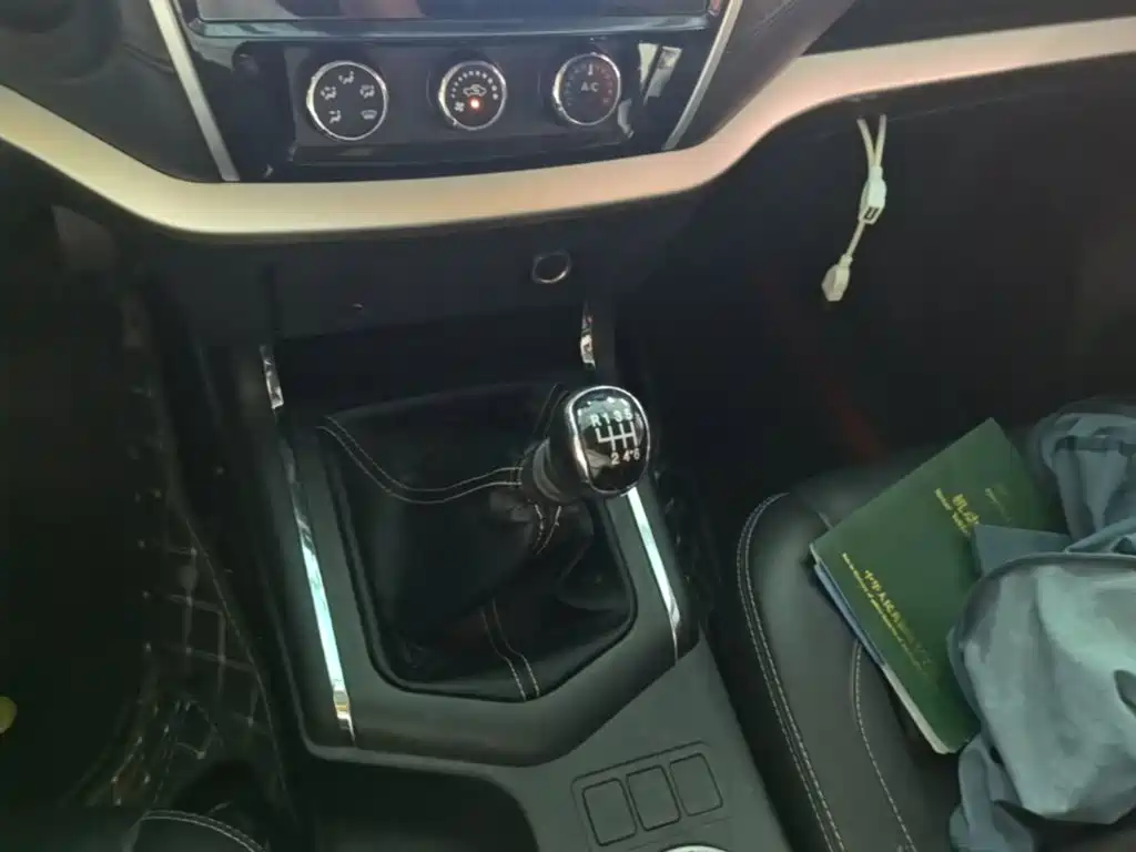 Dongfeng Palasso 2021 2021 1.8T Manual 2WD Elite Edition