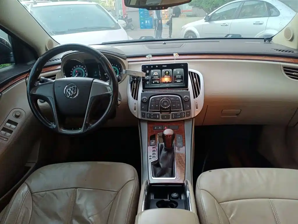 Buick LaCrosse 2011 2.4L SIDI Elegance Edition фото 10