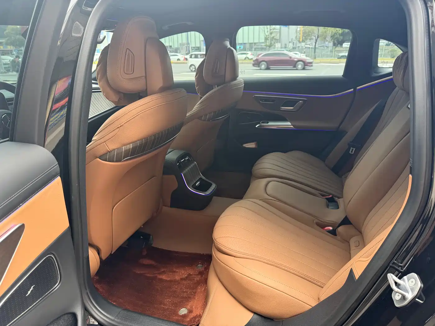 Mercedes-Benz E-Class 2024 E 300 L Fashion фото 5