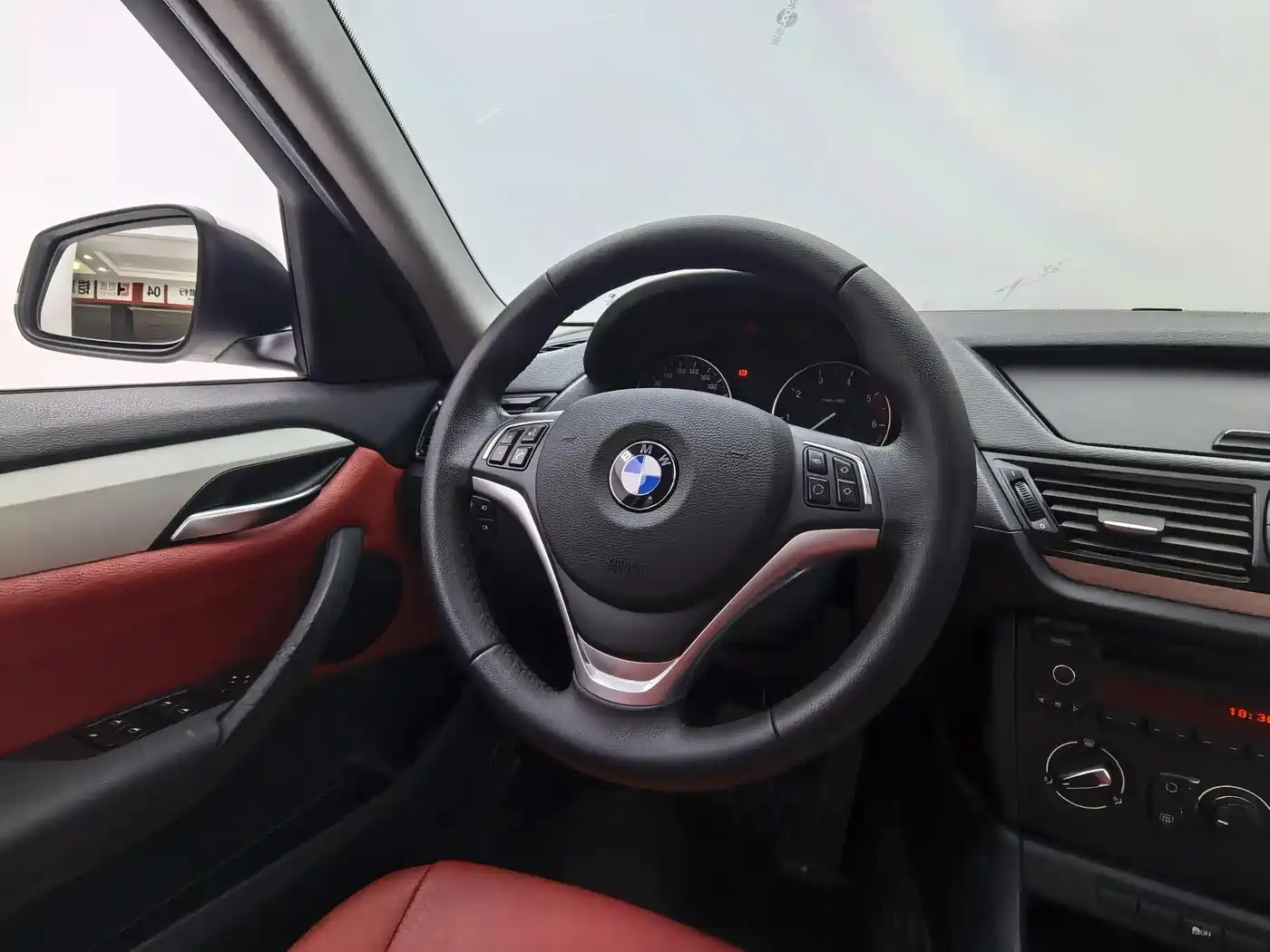 BMW X1 2014 sDrive18i Fashion Edition фото 10