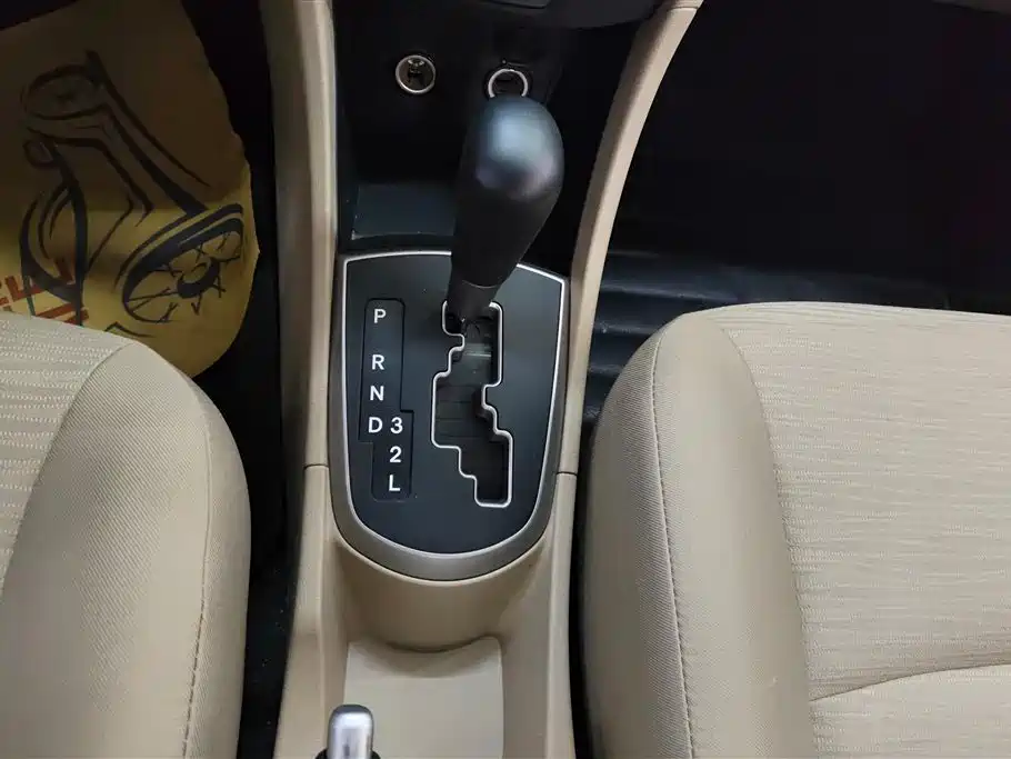 Hyundai Verna 2016 1.4L Automatic Leading GLX фото 16