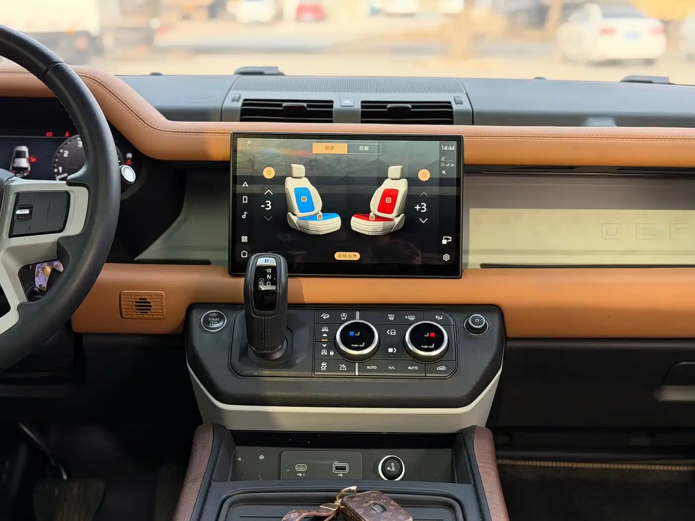 Land Rover Defender 2024 110 3.0T P400 X-DYNAMIC HSE фото 13