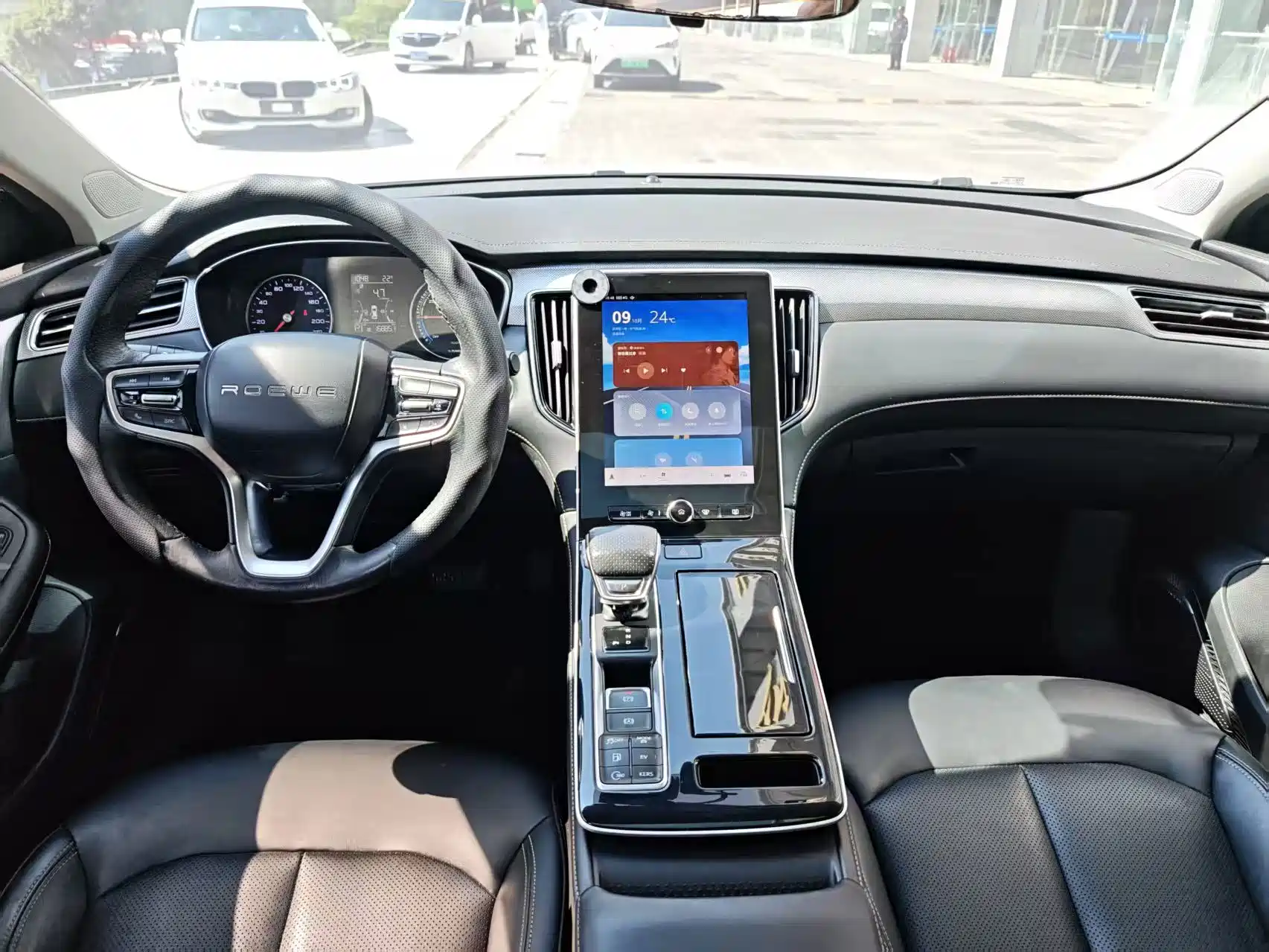 Фото 10 - Roewe i6 MAX EV