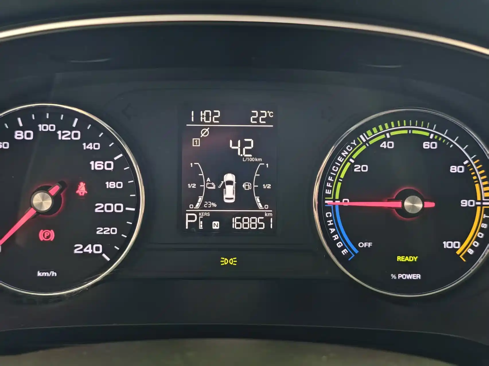 Фото 18 - Roewe i6 MAX EV