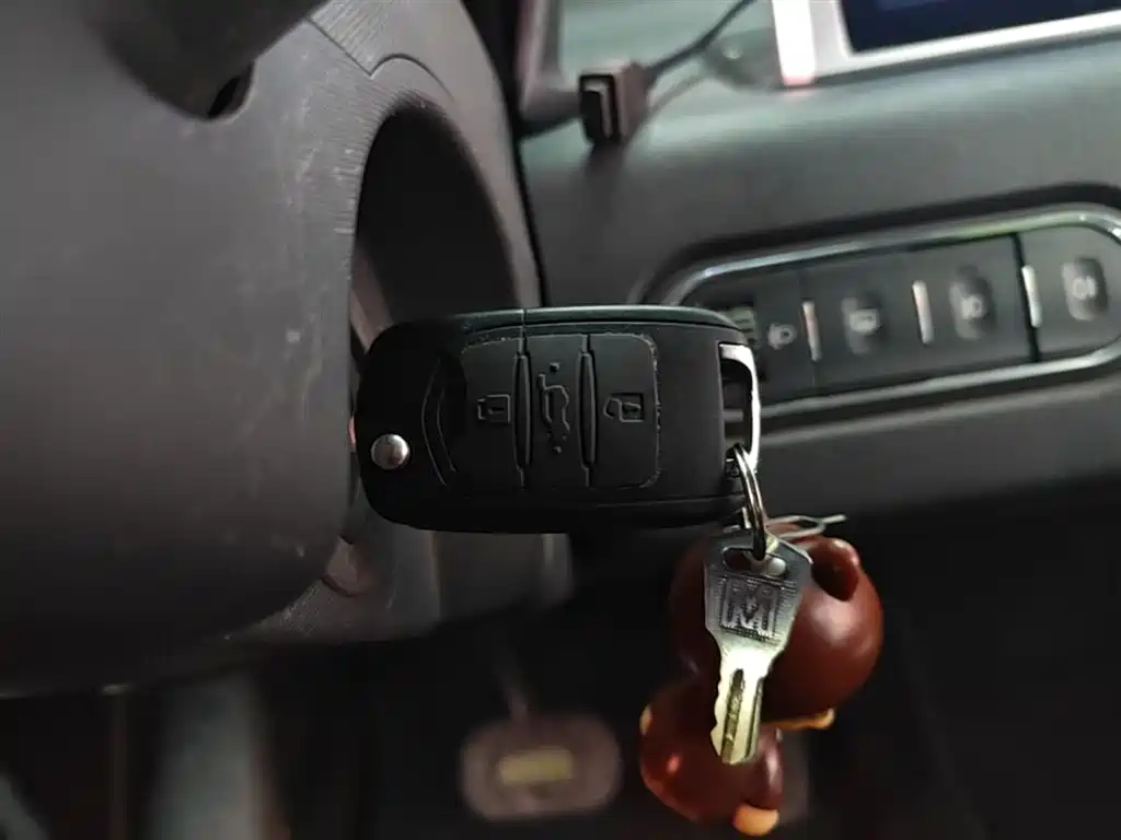 BAOJUN E100