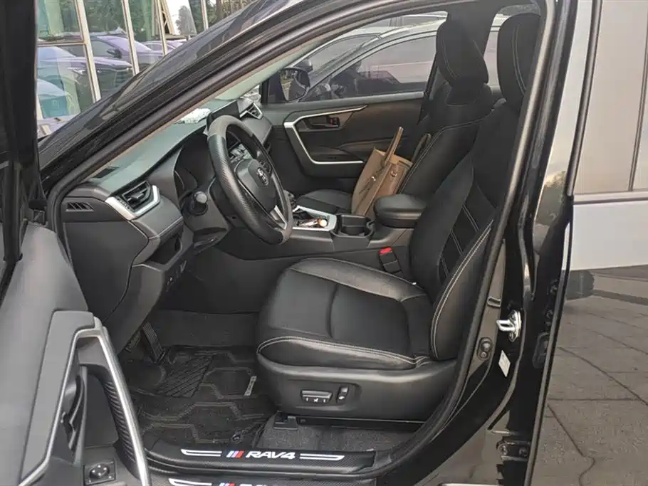Toyota RAV4 Rongfang 2023 2.0L CVT 2WD Urban Edition фото 9