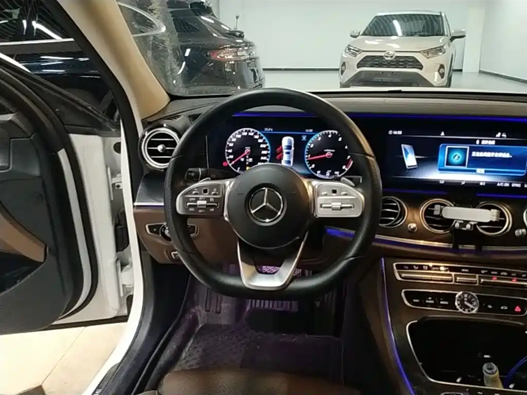 Mercedes-Benz E-Class 2019 E 200 L Sport фото 11
