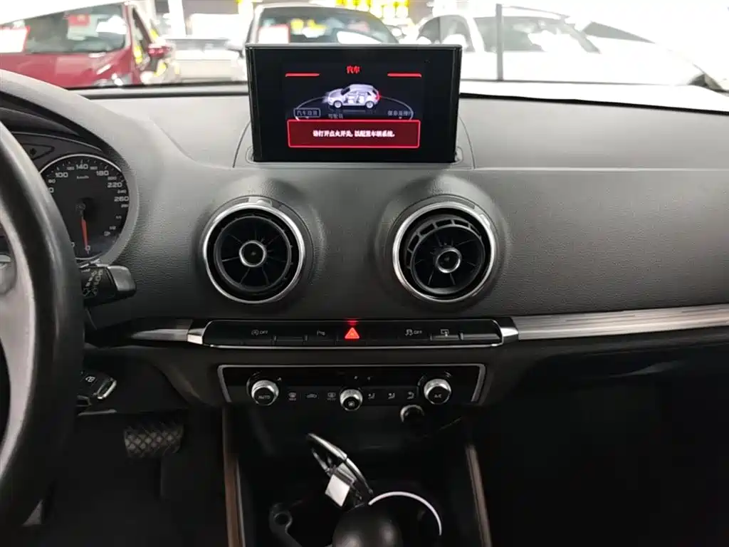 Audi A3 2014 Sportback 35 TFSI Automatic Comfort фото 13