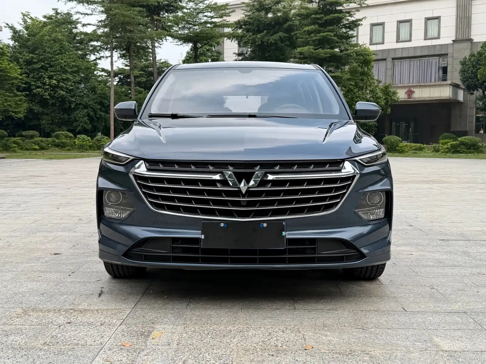 Photo 2 - Wuling Motors Wuling Victory