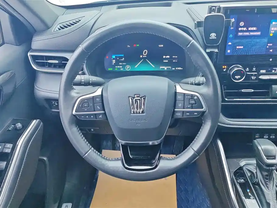 Toyota Crown Kluger 2023 2.5L HEV AWD Premium Edition фото 14