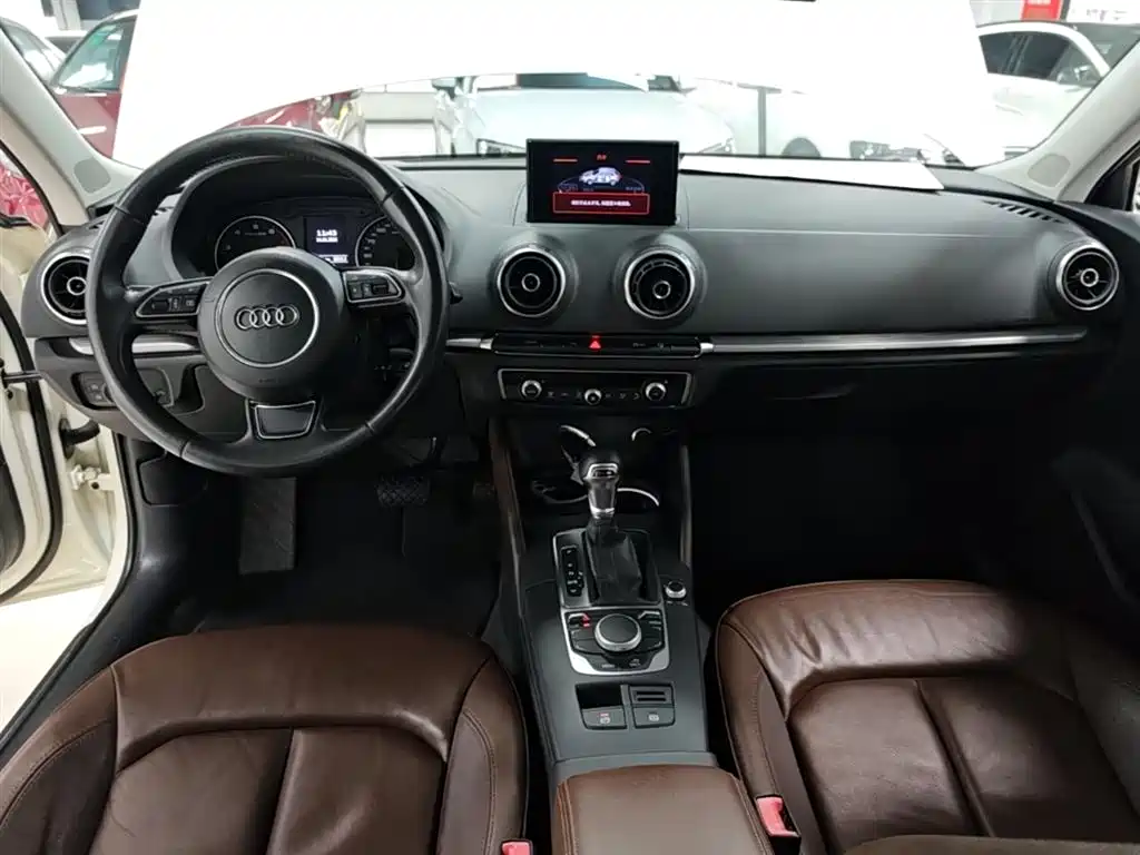 Audi A3 2014 Sportback 35 TFSI Automatic Comfort фото 10