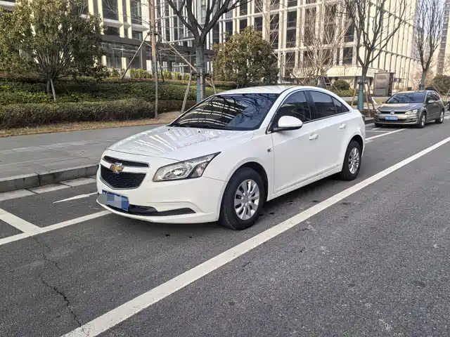CHEVROLET CRUZE