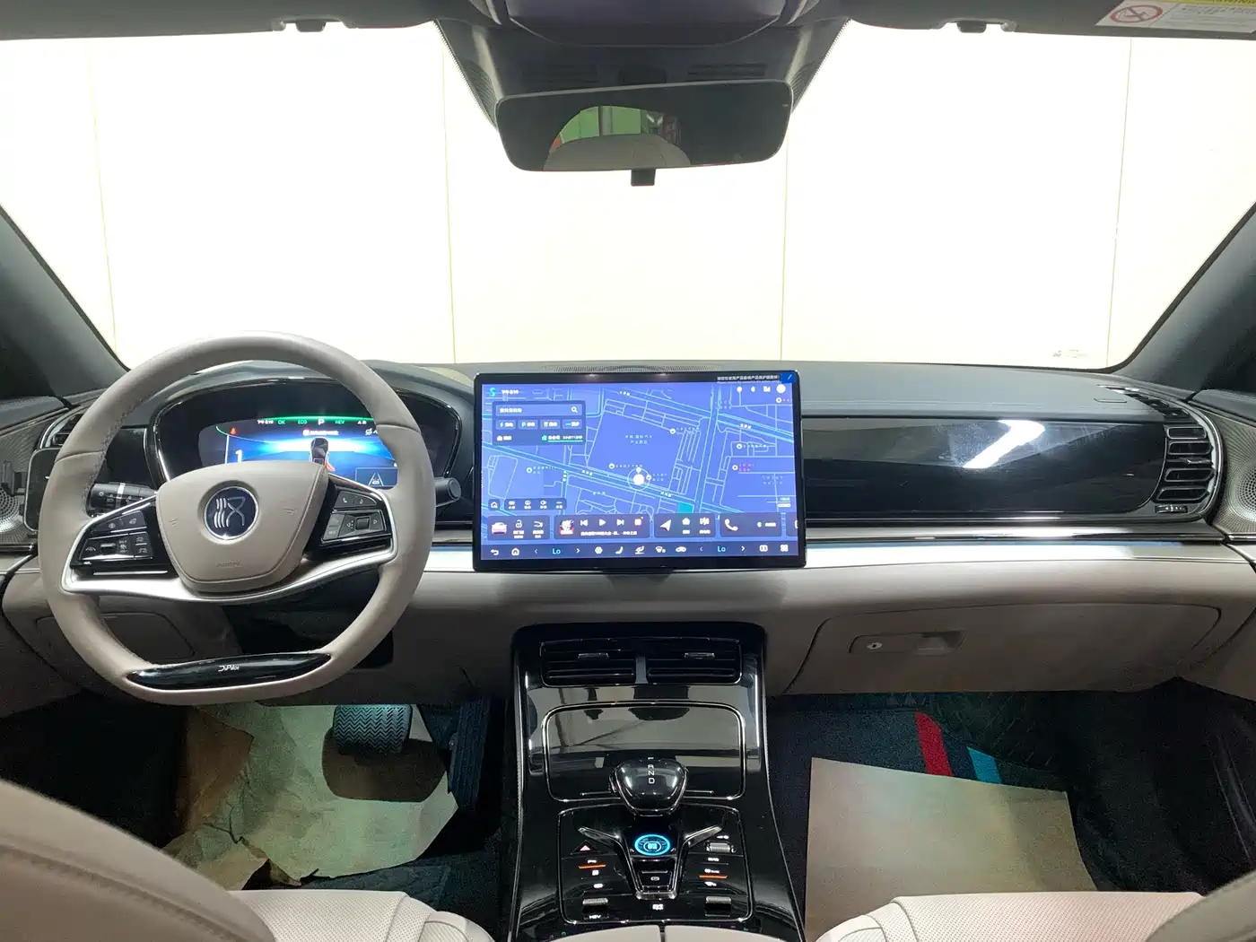 BYD Han 2024 DM-i Glory Edition 121KM Honor фото 13