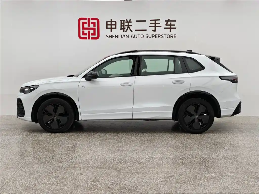 Volkswagen Tiguan L 2024 PRO 380TSI 4WD R-Line Premium Edition фото 4