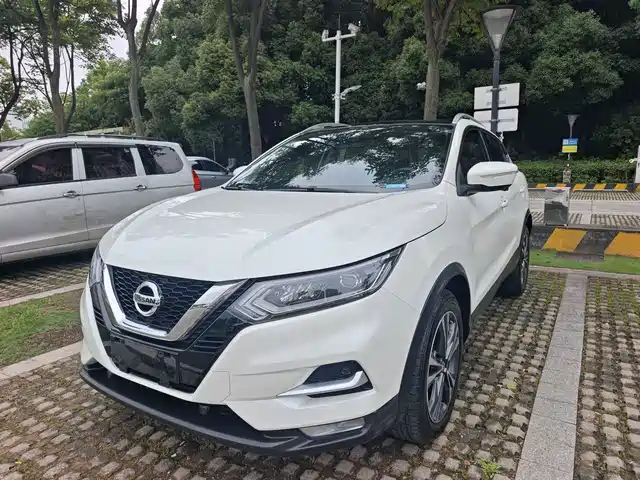 Nissan Qashqai 2021 2.0L CVT Luxury Version — фото 1
