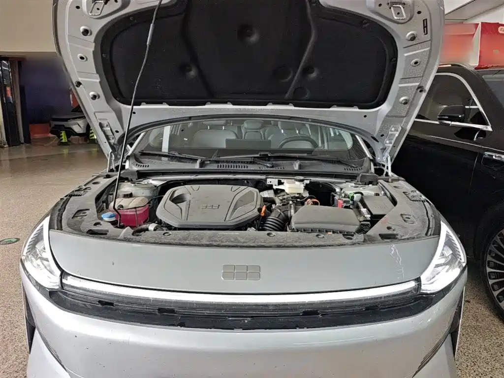Geely Galaxy Galaxy L6 2025 EM-i 140km Starship Edition фото 20