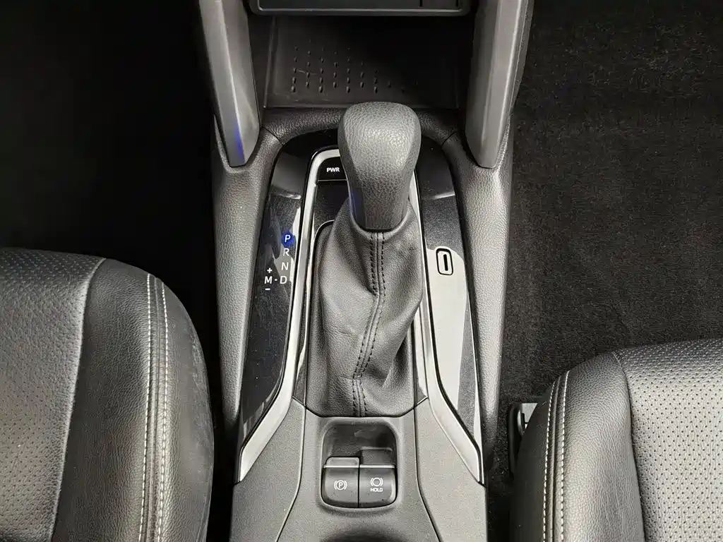 Toyota Frontlander 2023 2.0L CVT Elite Edition фото 13