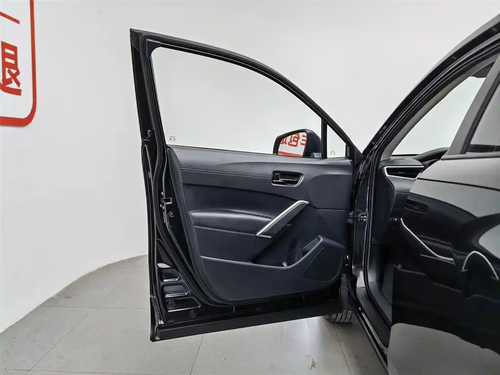 Toyota Frontlander 2023 2.0L CVT Elite Edition фото 8