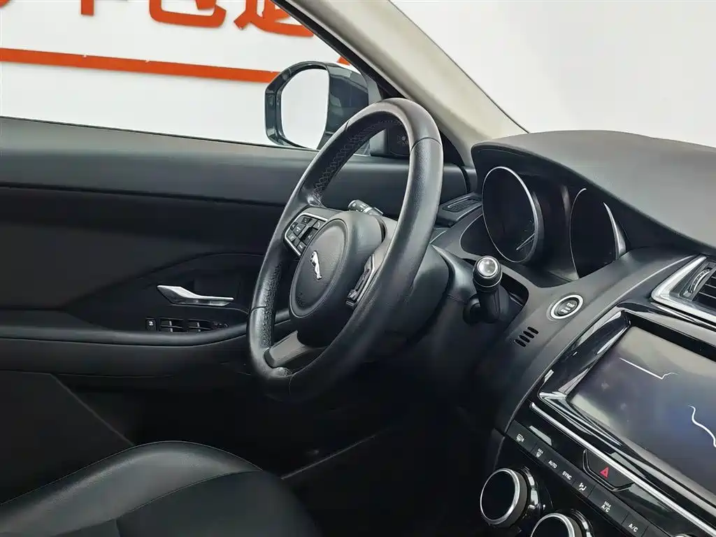 Jaguar E-PACE 2018 P200 China VI фото 22