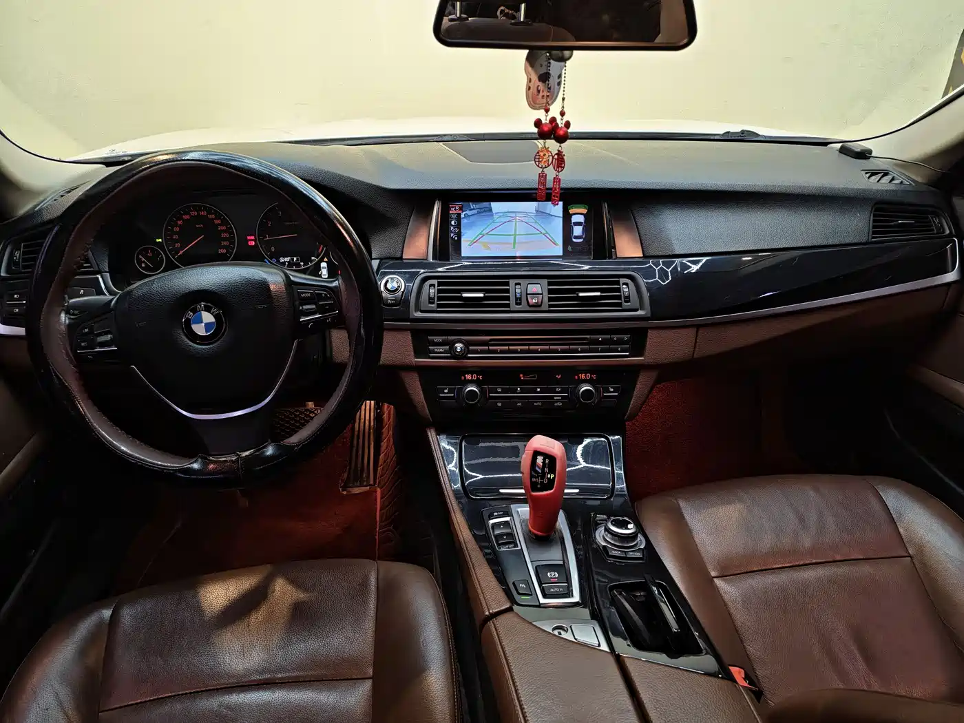 BMW 5 Series 2014 520Li Elegance фото 7