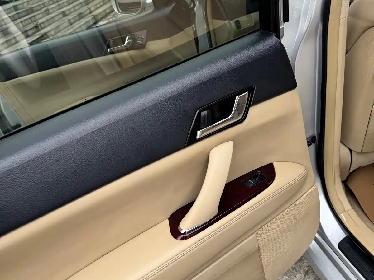 Toyota Reiz 2008 2.5S Special Commemorative Edition фото 24