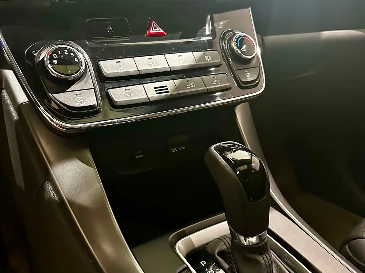 Hyundai Beijing Hyundai ix35 2019 2.0L Automatic 2WD Zhiyong·Smooth Enjoy China VI фото 12