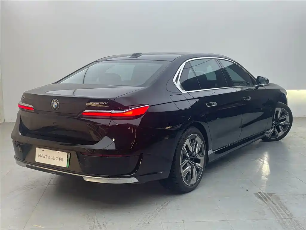 BMW i7 2023 eDrive50L Premium Luxury Package фото 4