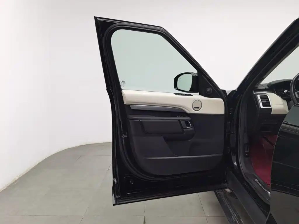 Photo 8 - Land Rover Discovery