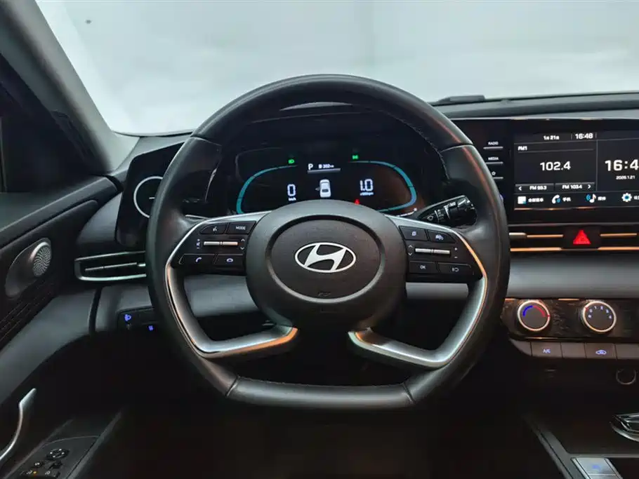 Hyundai Elantra 2023 1.5L CVT GLX Elite Edition фото 15