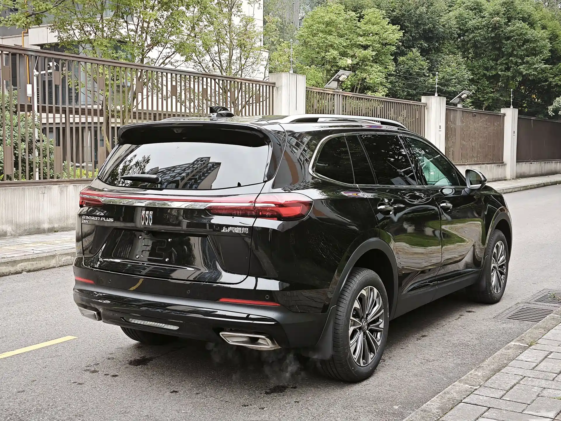 Photo 9 - Buick Envision Plus