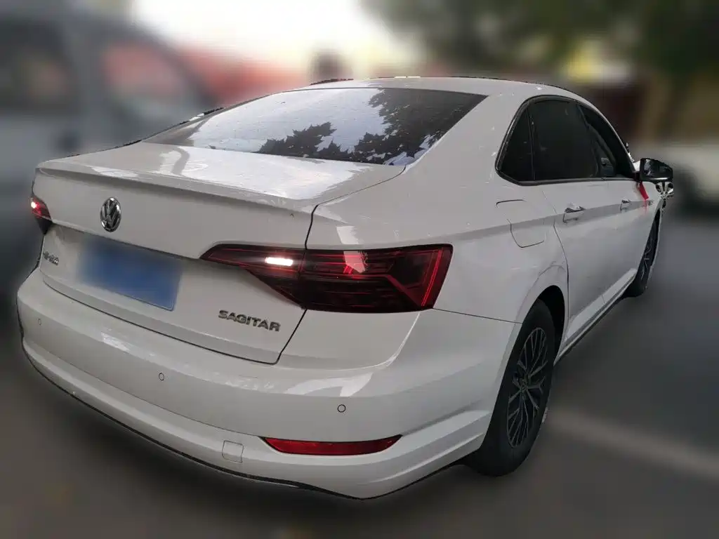 Photo 6 - Volkswagen Sagitar