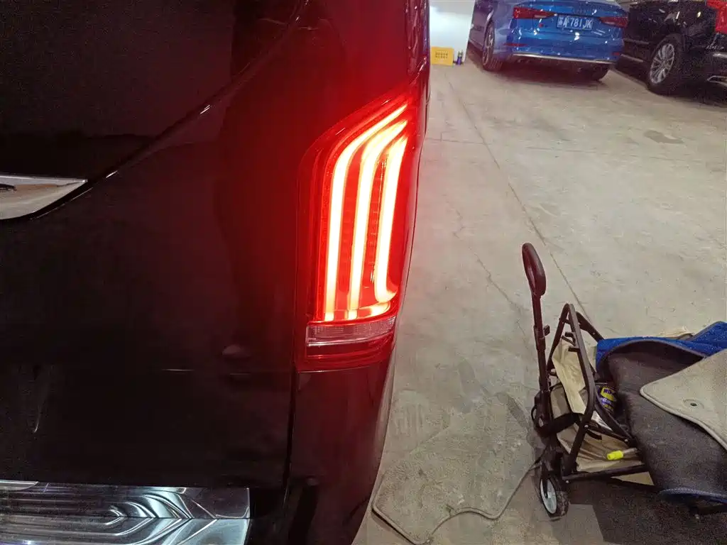 Mercedes-Benz V-Class 2020 V 260 Navigator Edition фото 24