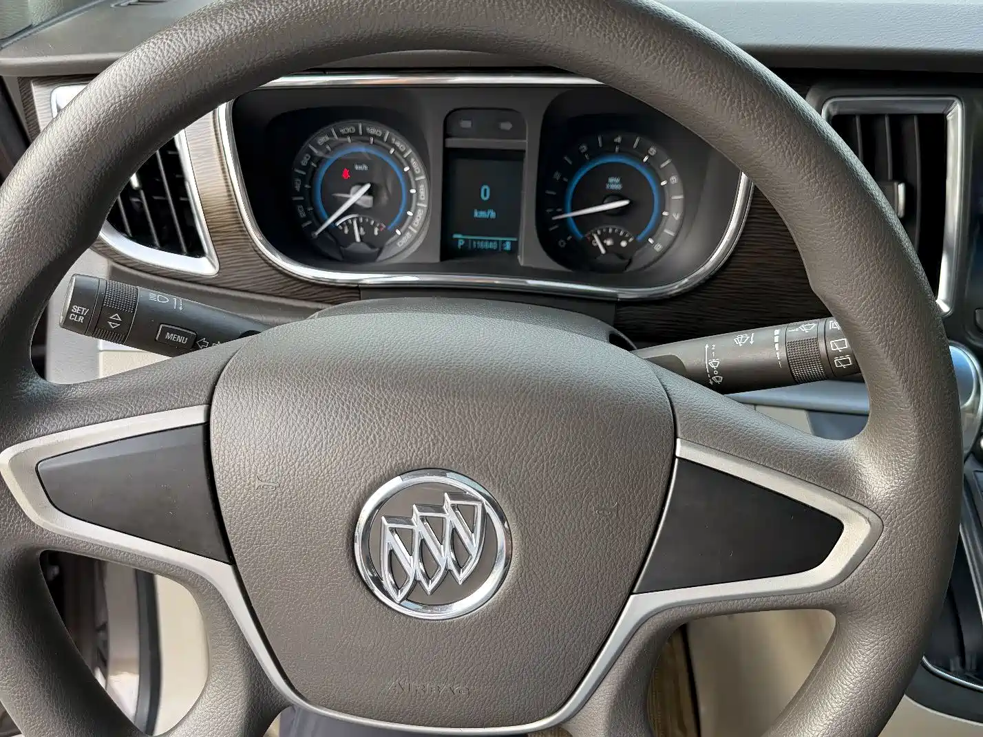Фото 11 - Buick GL8