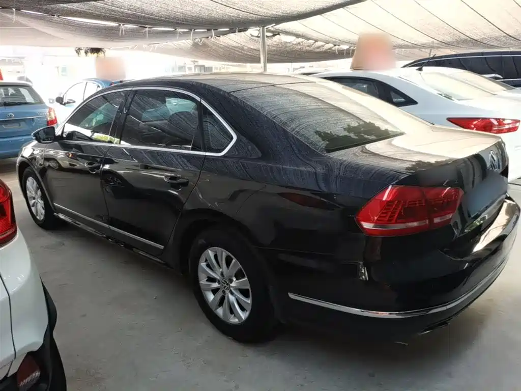 Volkswagen Passat 2014 1.8TSI DSG Luxury Edition фото 5