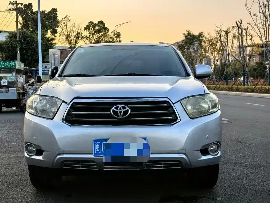 Toyota Highlander 2009 2.7L 2WD 5-seater Sport Edition фото 2