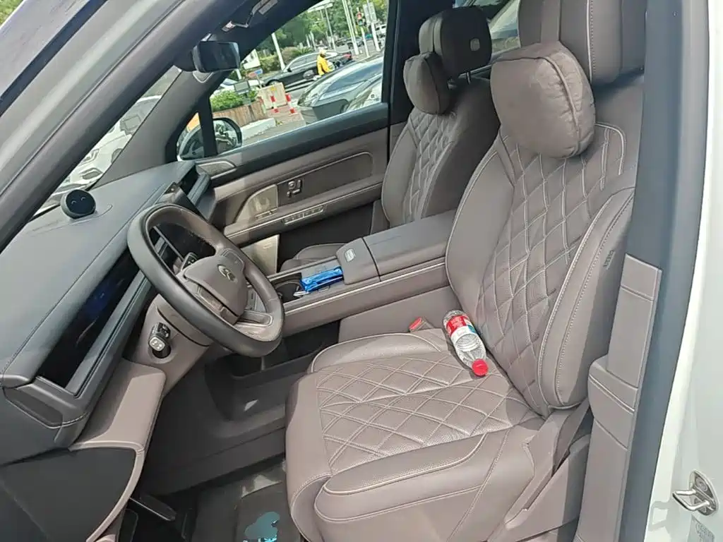NIO ES8 2025 2025 Base Model 7-Seater