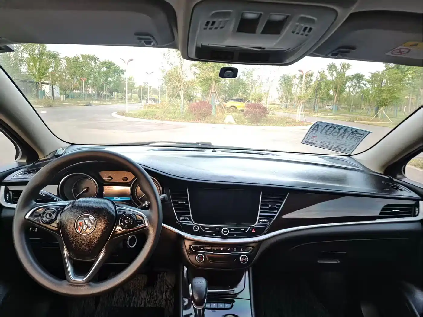 Buick Verano 2018 Sedan 20T Dual Clutch Leading фото 7