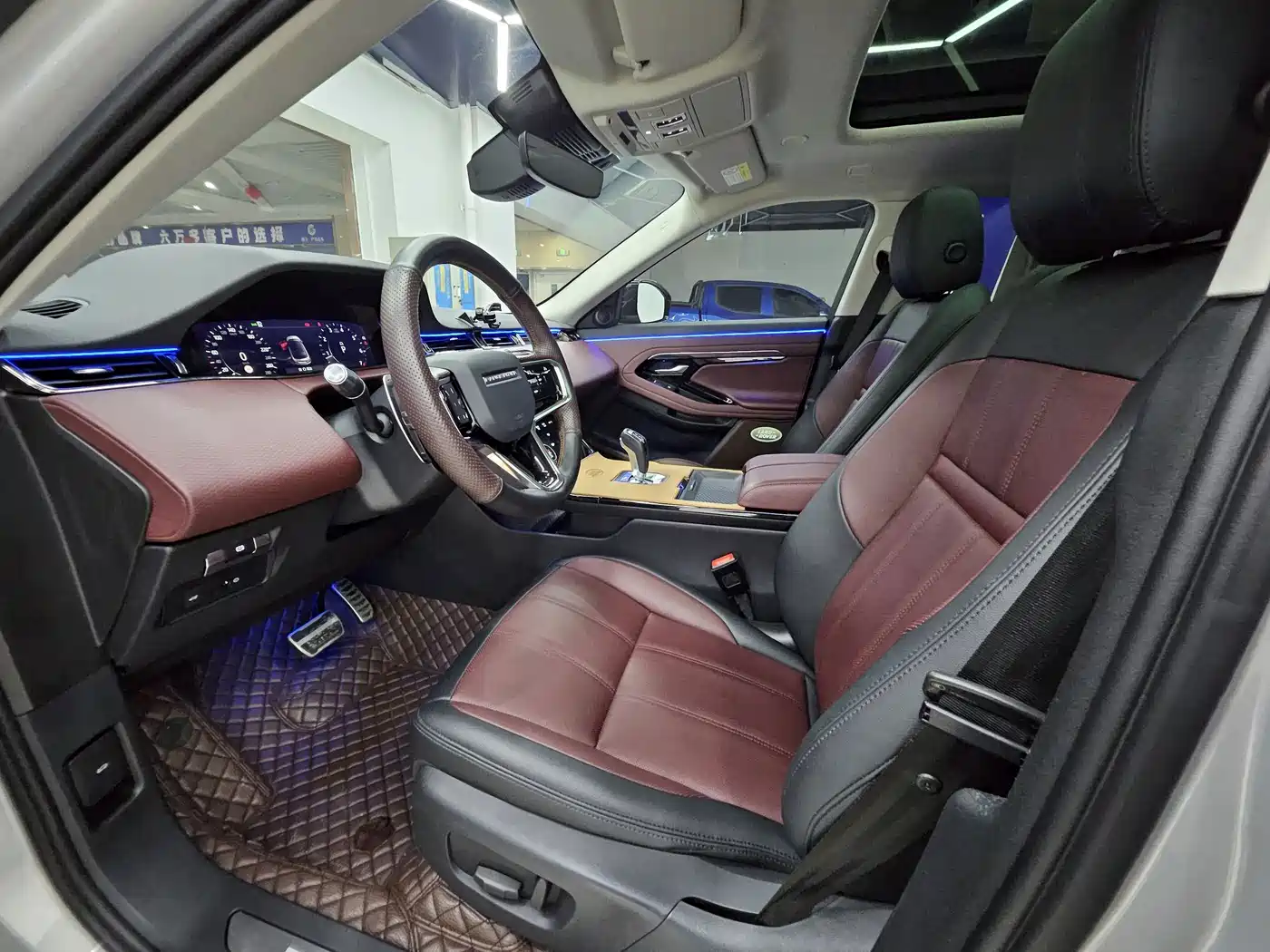 Land Rover Range Rover Evoque 2023 Range Rover Evoque L 249PS Luxury Edition фото 13