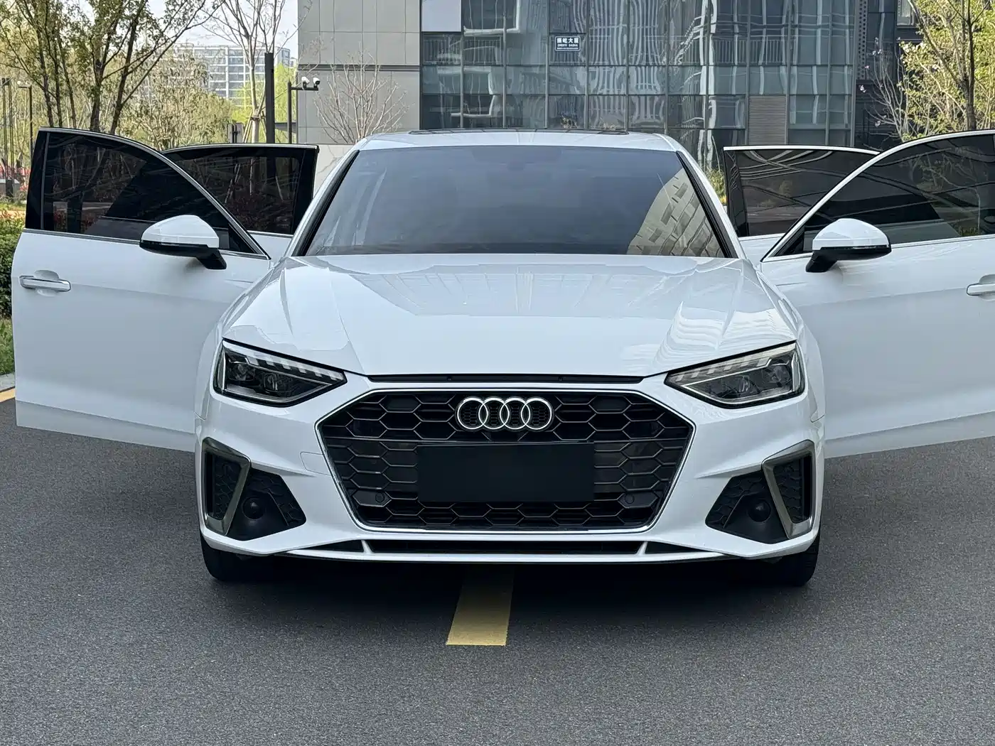 Audi A4L 2020 40 TFSI Fashion Dynamic Edition фото 2
