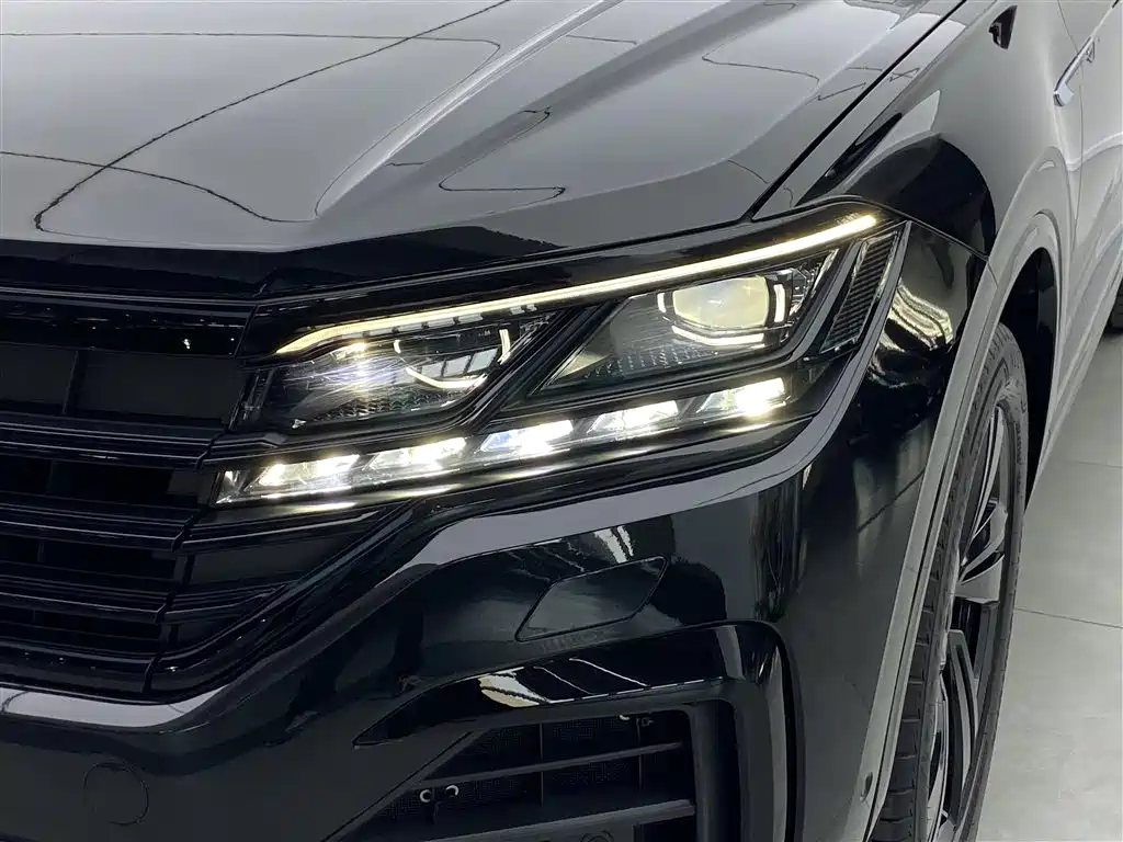 Volkswagen Touareg 2022 3.0TSI Rui Xiang Edition Gloss Black Sport Package фото 33