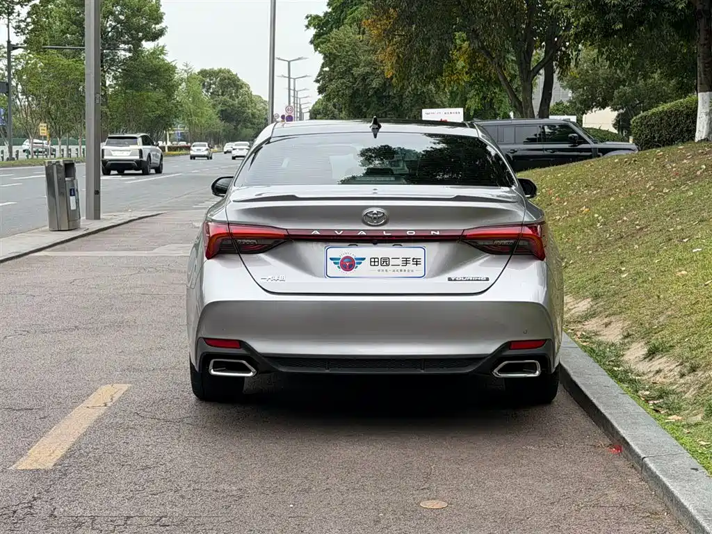 Toyota Avalon 2019 2.5L Touring Premium Edition China VI фото 5