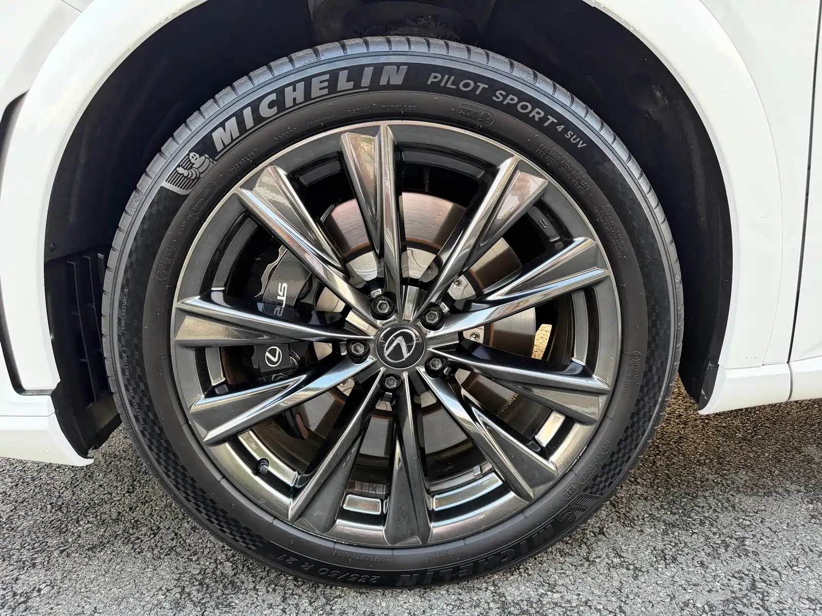 Фото 14 - Lexus RX